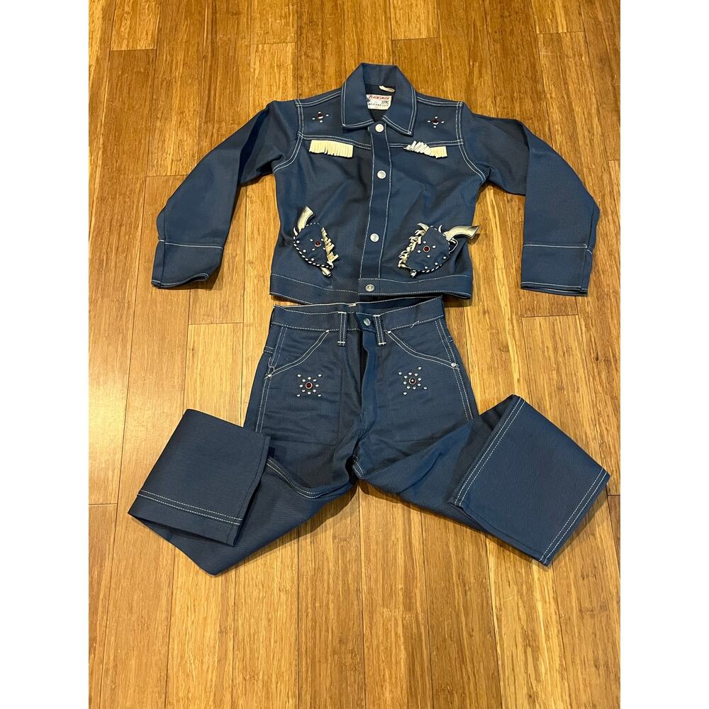 Vintage plainsman jeans cowboy outfit with Hubley Cap toy guns- NWOT-size 10